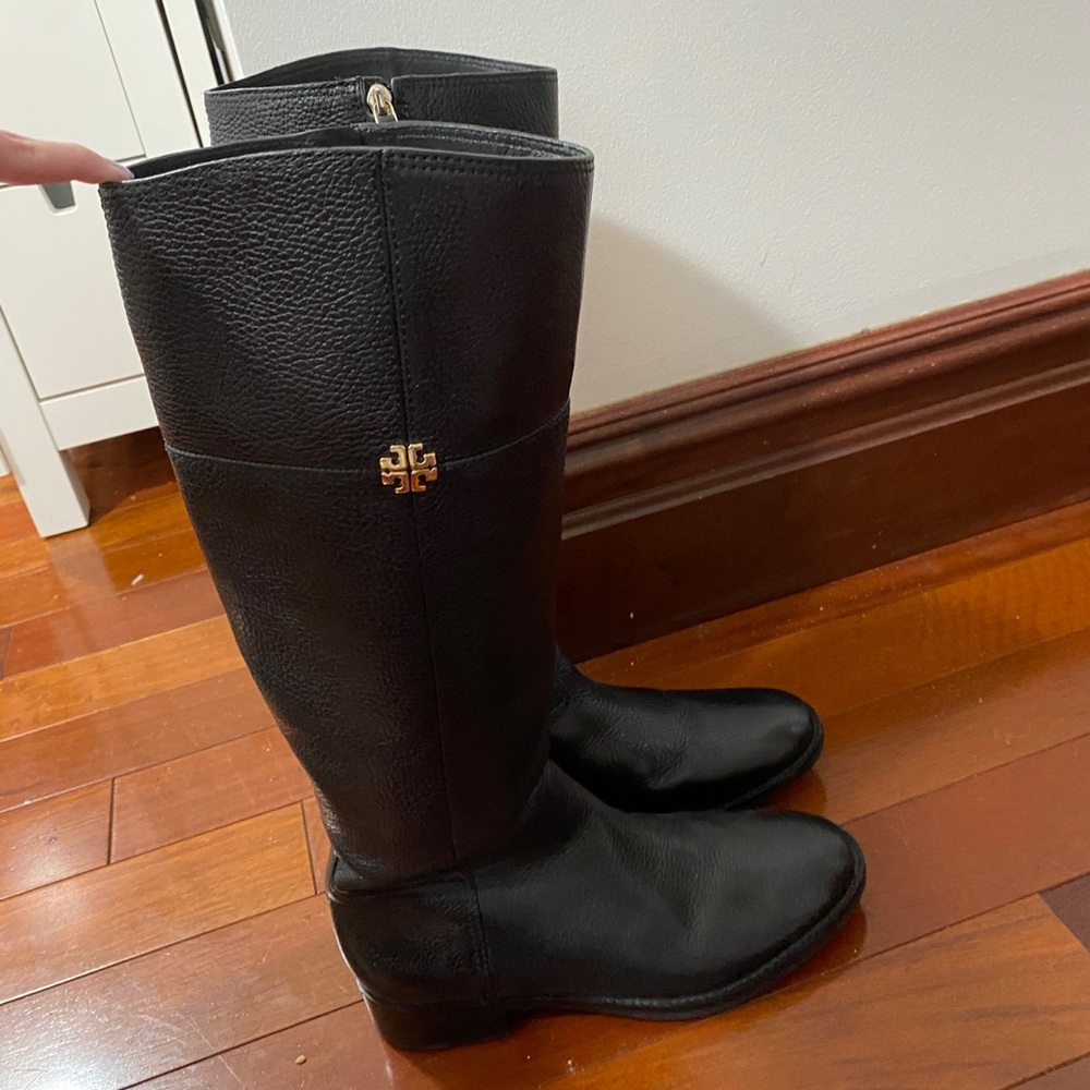BLACK TORY BURCH BOOTS ONLY WORN ONCE SIZE 8.5